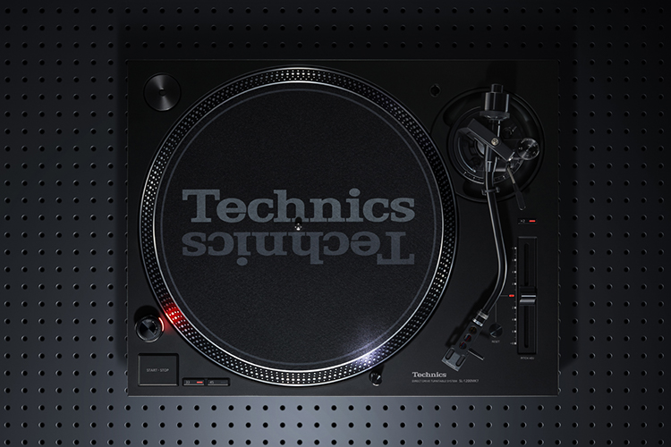 使い慣れた操作感を継承し、最新の技術を搭載。変わらないという進化、新生Technics DJターンテーブル